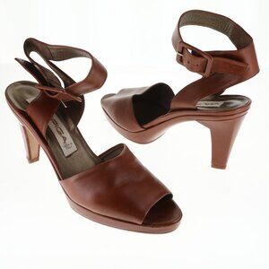 Via Spiga, Devise, Size 8AA, Sienna Brown, Calfskin leather